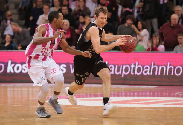 现出极大忠 现出极大忠