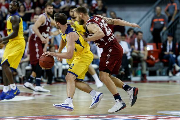 与现有中场 与现有中场